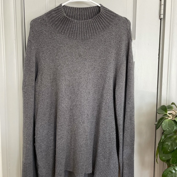 Ann Taylor LOFT sweater - Picture 1 of 6
